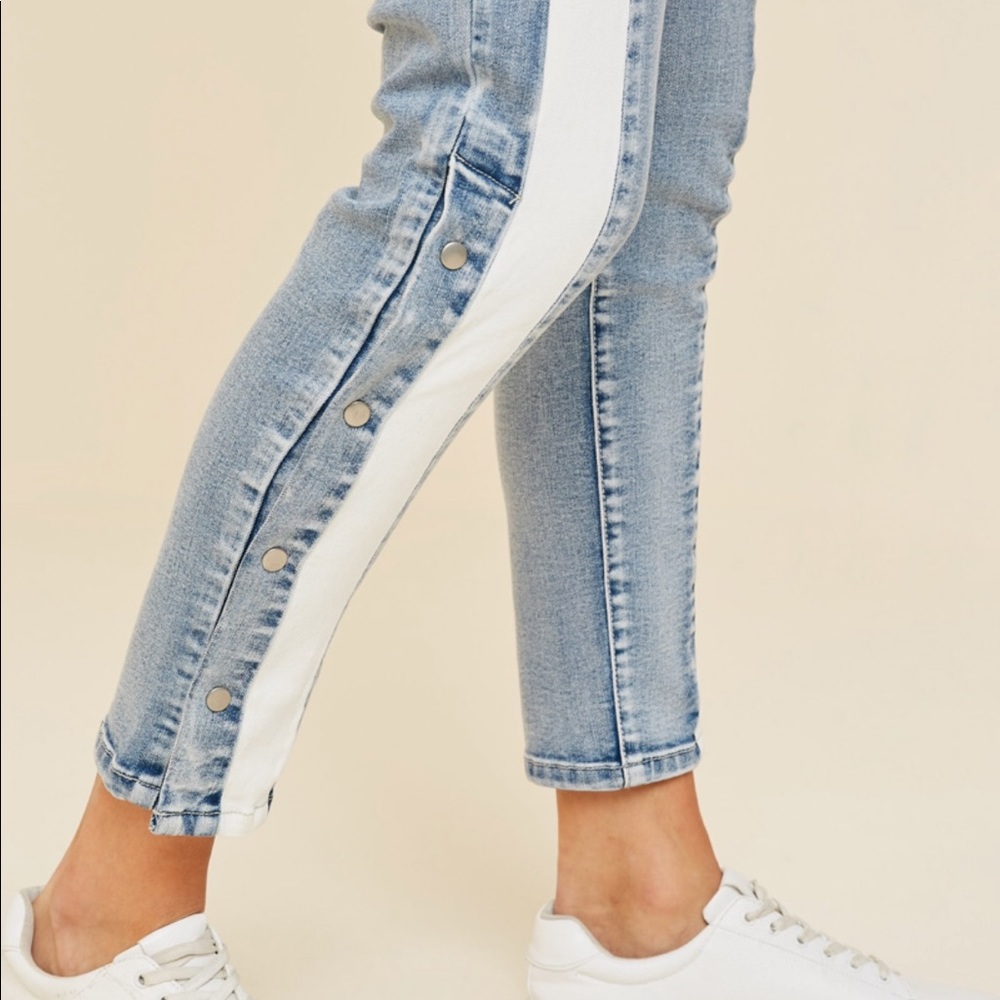 Jeans - Picture 2 of 5